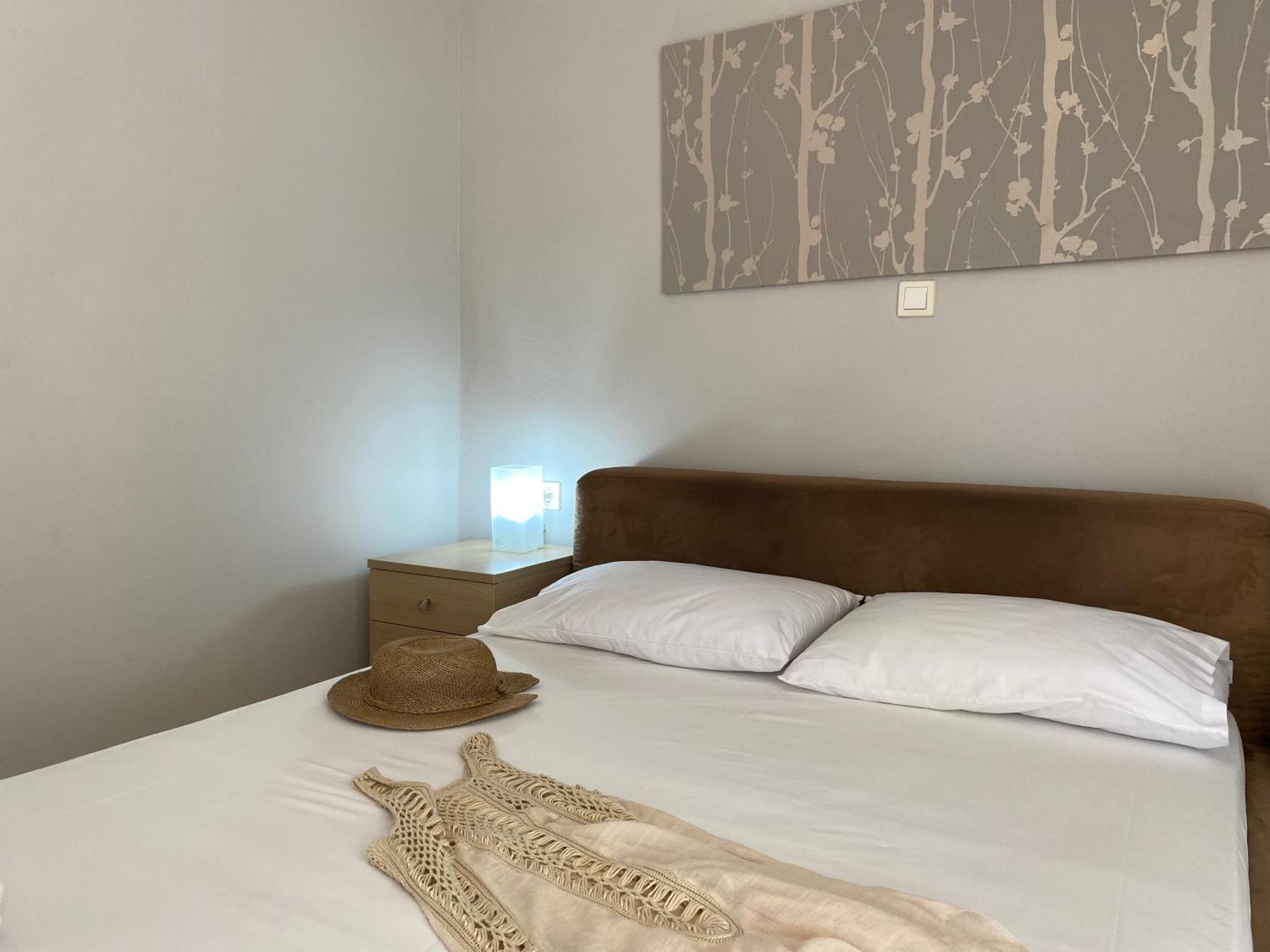 Bright And Cozy Apartment Near The City Center ไซคิย์นธอสทาวน์ ภายนอก รูปภาพ