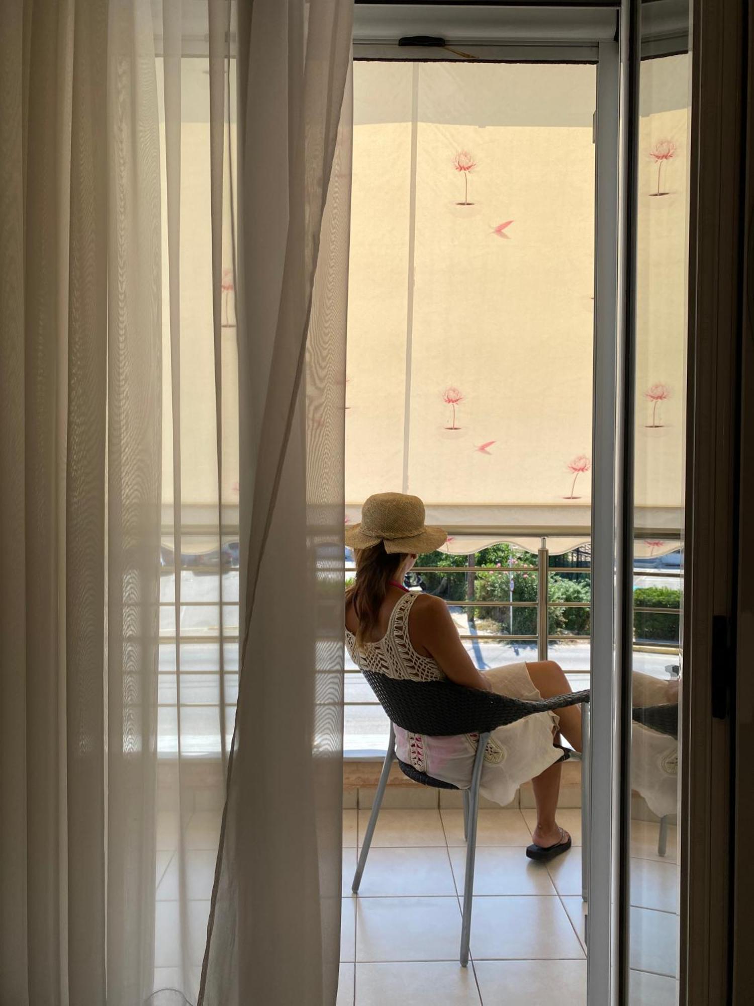 Bright And Cozy Apartment Near The City Center ไซคิย์นธอสทาวน์ ภายนอก รูปภาพ