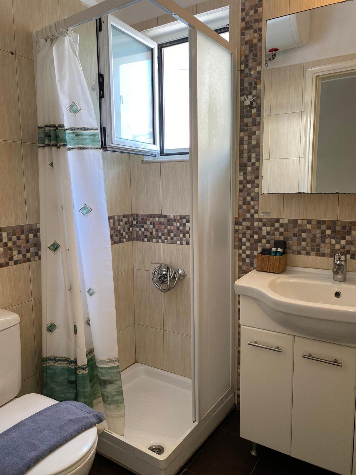 Bright And Cozy Apartment Near The City Center ไซคิย์นธอสทาวน์ ภายนอก รูปภาพ
